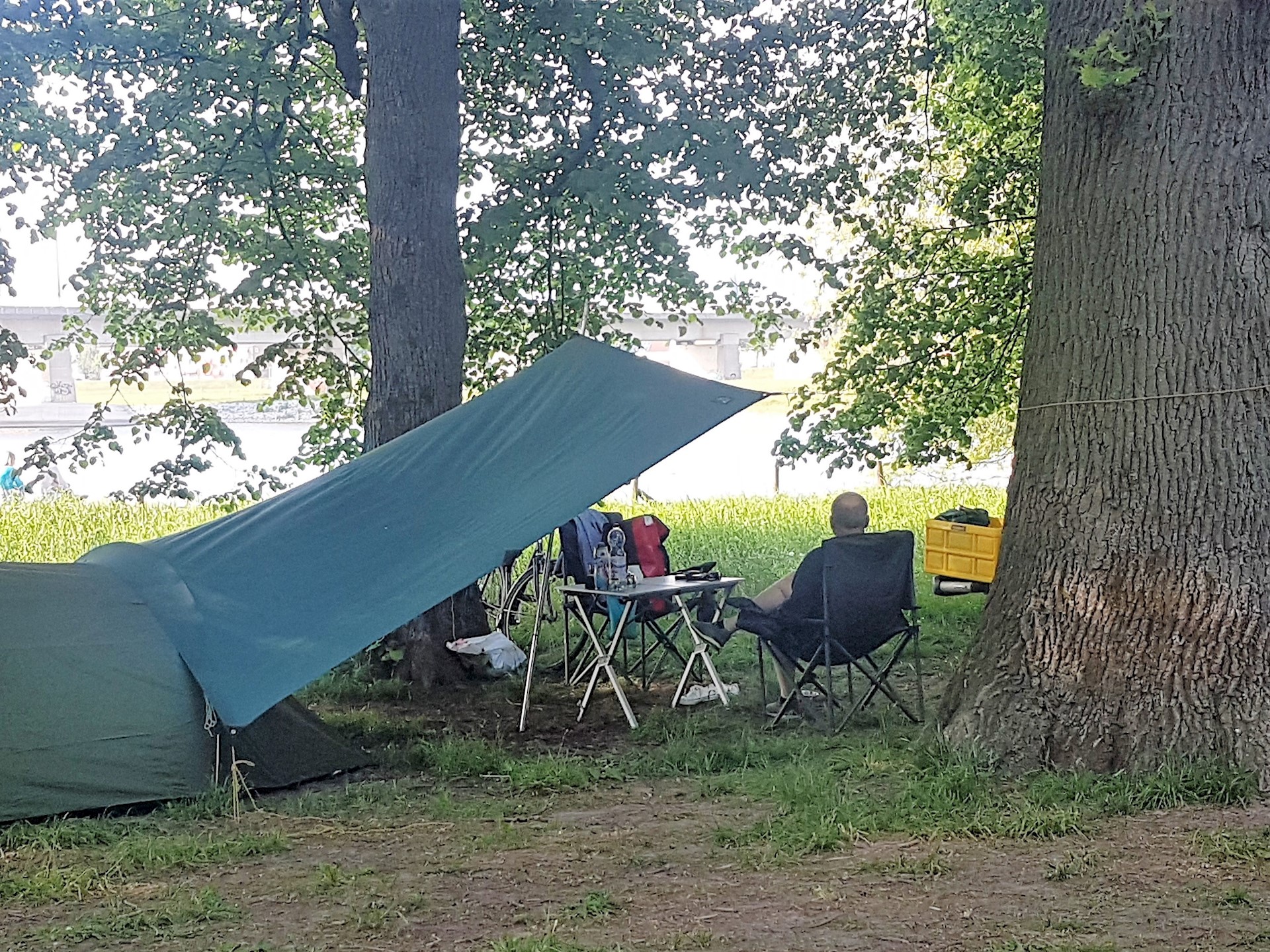 gezicht op het water vanaf het uitbreidingsterrein.jpg
